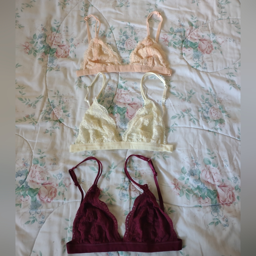 Lot of 3 Anemone triangle lace bralettes